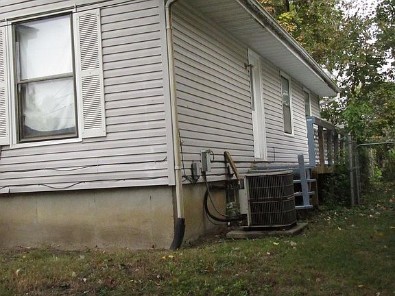 3rd image of 701 E Laura St