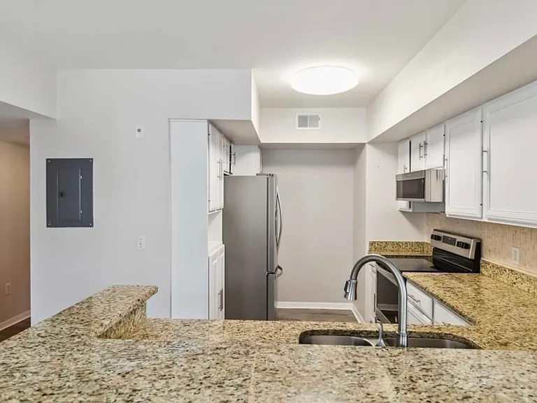 1010 Villagio Cir #108 — Photo 34