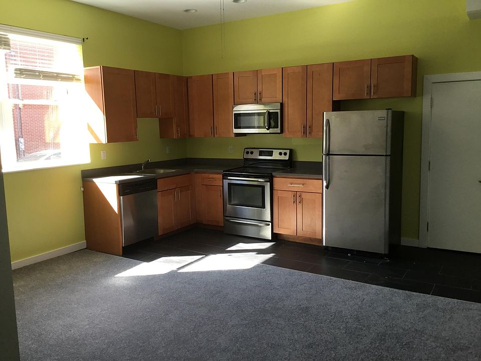 Living/kitchen area