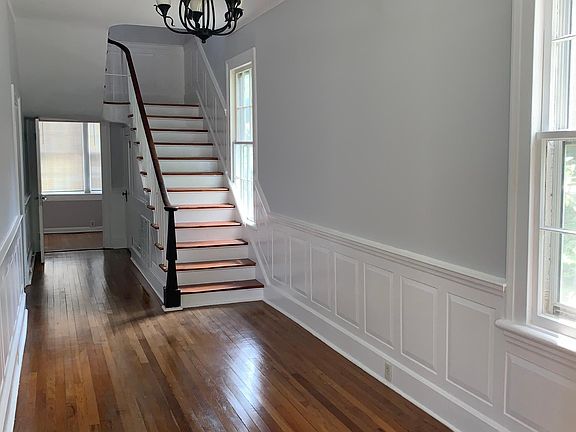 3rd image of 118 Hillside Ave