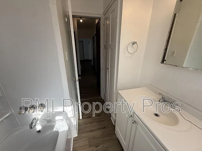 2821A N 57th St — Photo 1