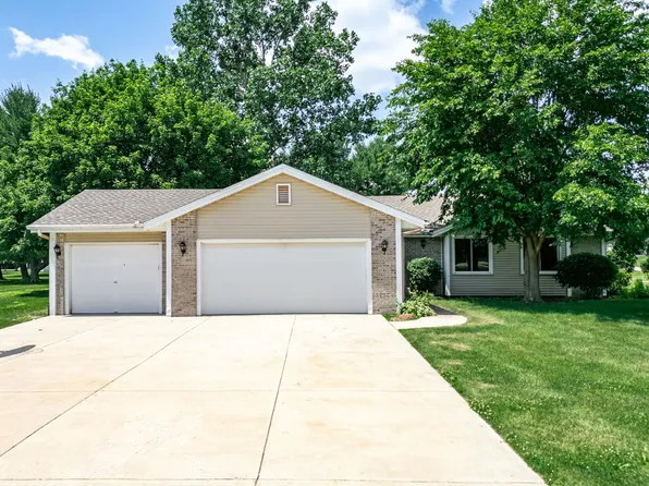 8485 Center Ct, Belvidere, IL 61008