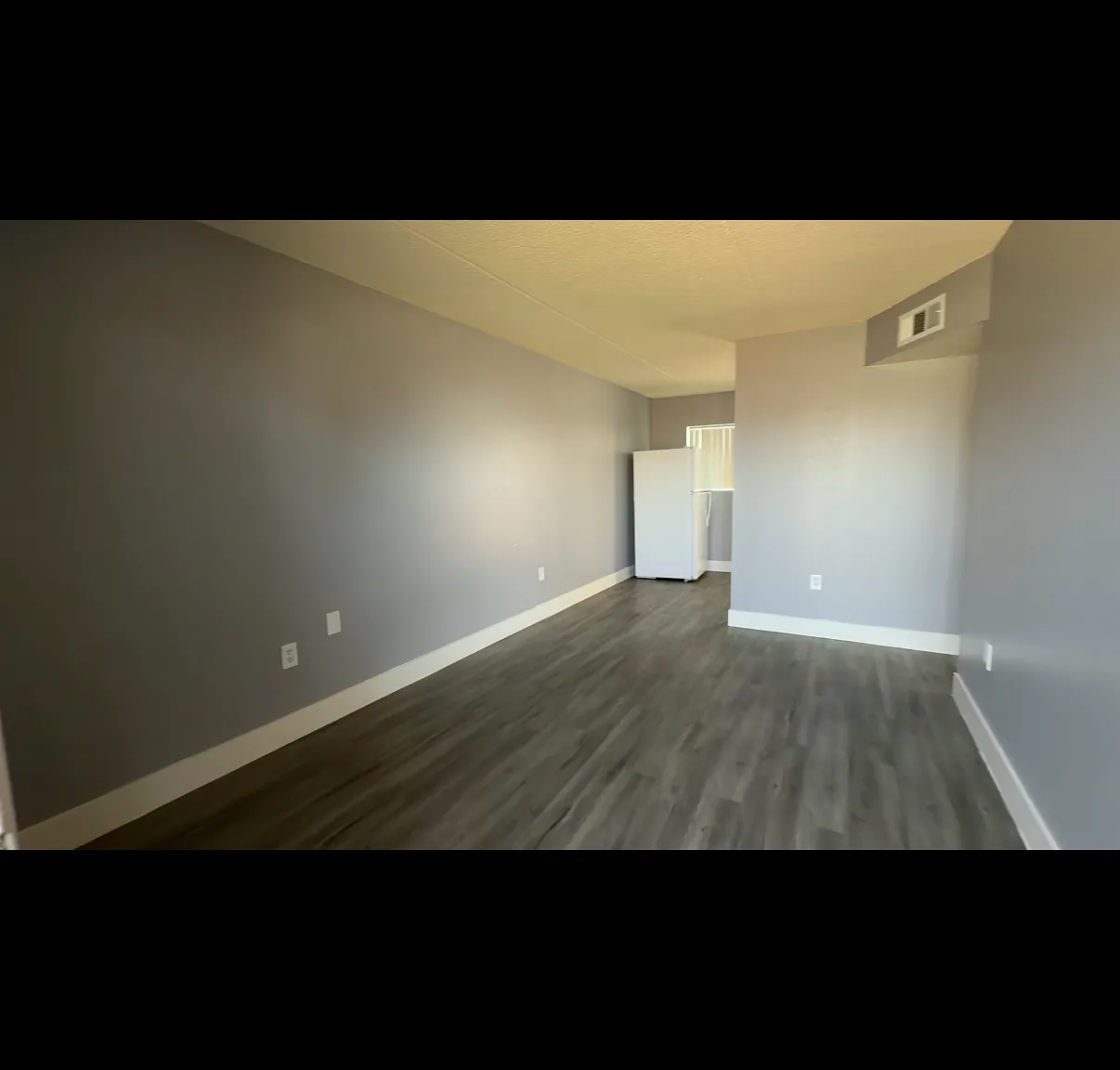 5437 W Orangewood Ave — Photo 4