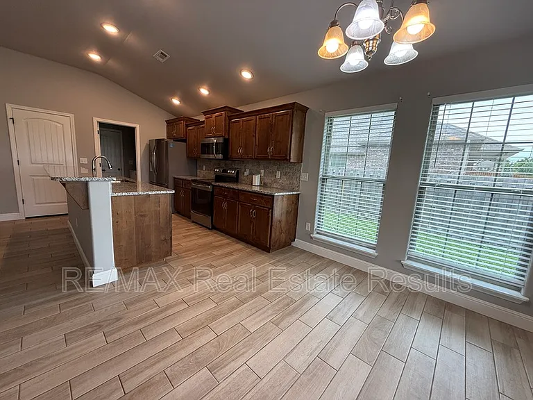 700 Gala Cir — Photo 6
