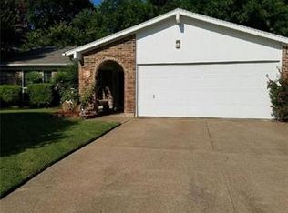 2805 Springlake Ct, Irving, TX 75060