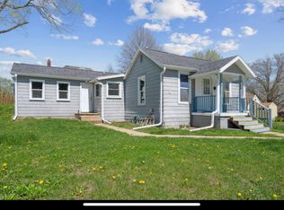 705 W 17th St, Cedar Falls, IA 50613