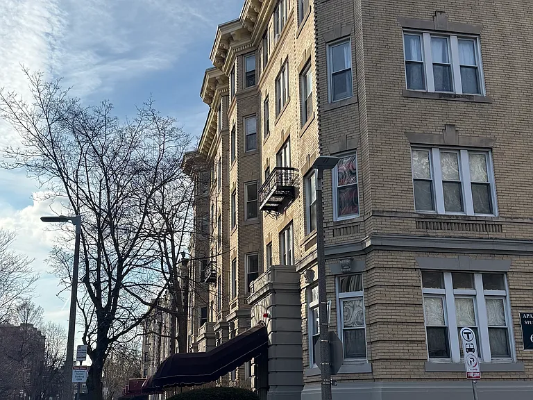 24 Peterborough St #18 — Photo 12