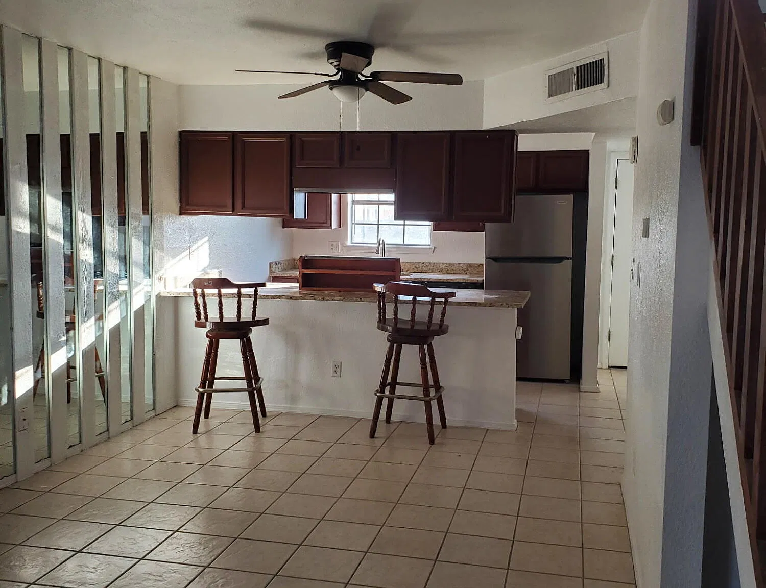 3 bed, 1.5 bath, 1172 sqft, $1,425 — Photo 2
