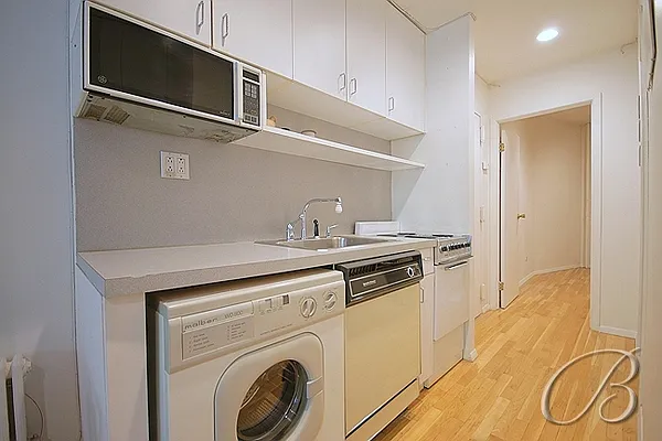 Sold by Bellmarc Realty | media 6