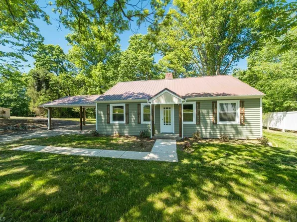 7280 Dennis Rd, Walnut Cove, NC 27052