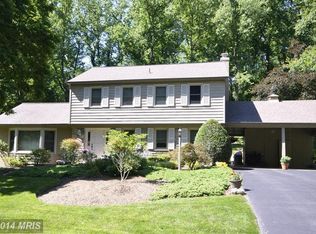 11121 Rosemont Dr, Rockville, MD 20852