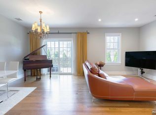 156 Rio Vista Ln, Northvale, NJ 07647