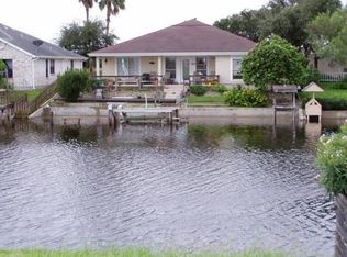 106 Lands End St, Rockport, TX 78382