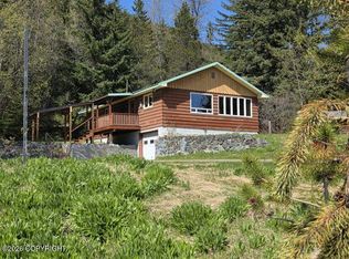 24 E Oslund Dr, Haines, AK 99827