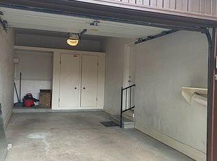 1712 Vernier Rd, Grosse Pointe Woods, MI 48236