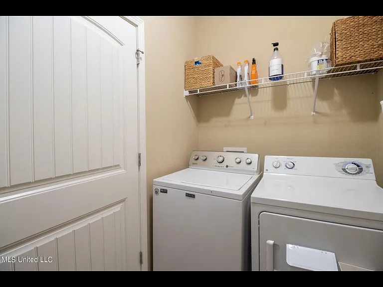 13736 Fieldcrest Way — Photo 18