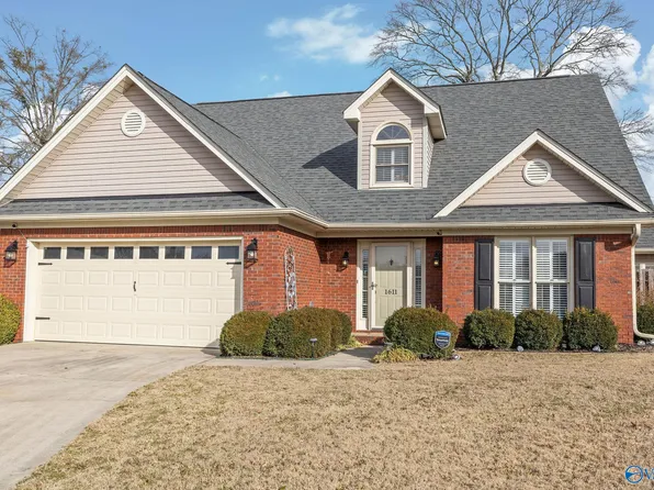 1611 Stone River Pl SW, Decatur, AL 35603