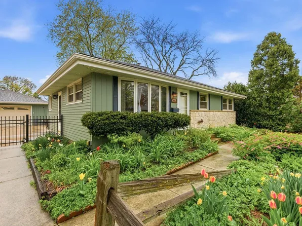 2817 S 103rd STREET, West Allis, WI 53227