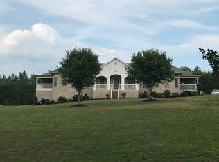 1000 Farmview Dr, Martinsville, VA 24112