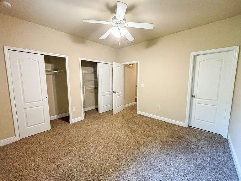 2946 SW 35th Pl #40 — Photo 21