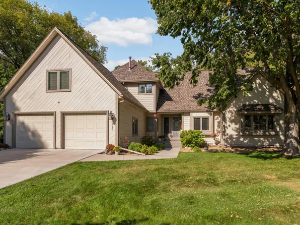 6215 Deerwood Cir N, Plymouth, MN 55442
