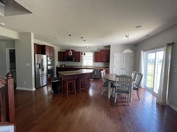 4th image of 6112 Sugar Maple Dr