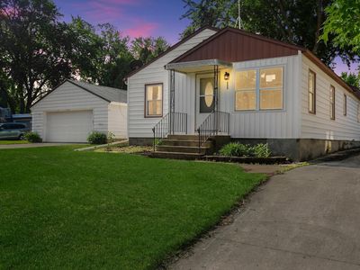 111 4th St, Kenyon, MN, 55946