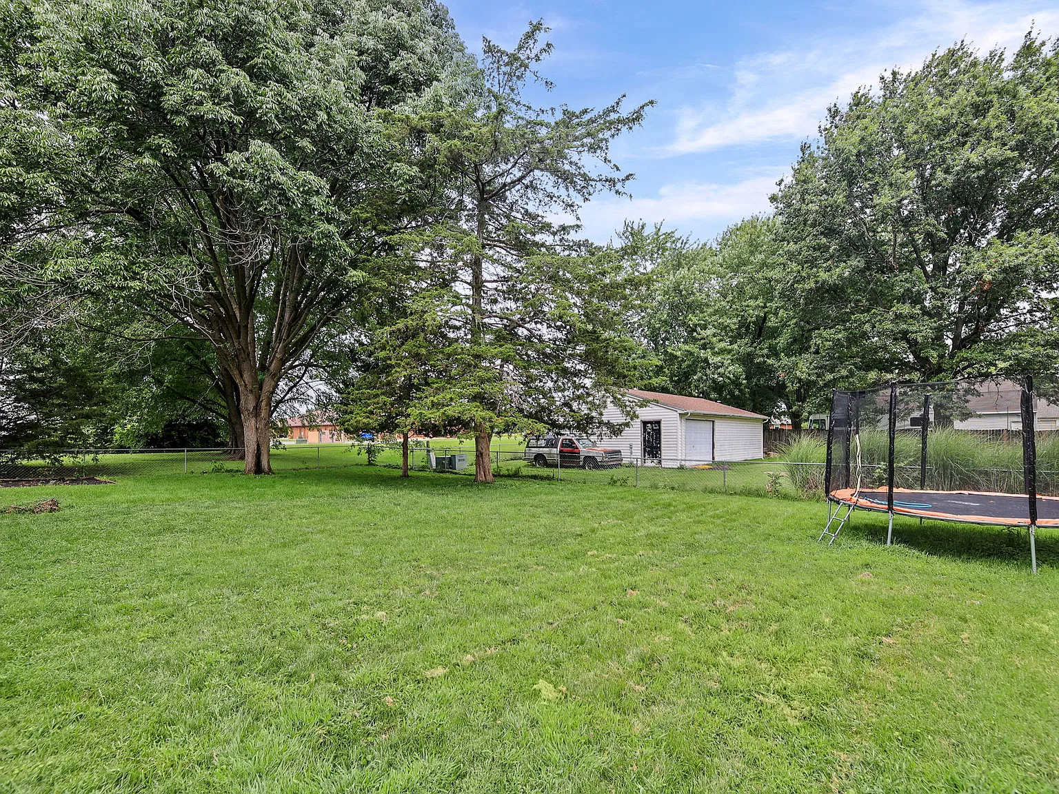4 bed, 2040 sqft, $2,500 — Photo 3