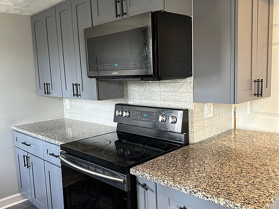 5th image of 2962 N Dekalb Dr APT B