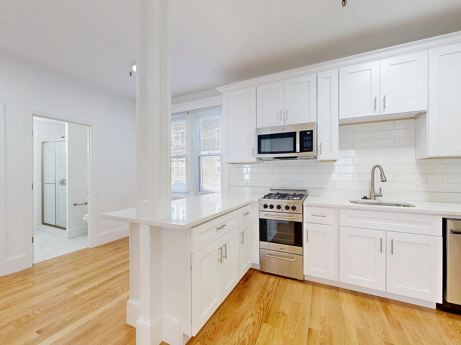 2 bed, 750 sqft, $3,650 — Photo 4