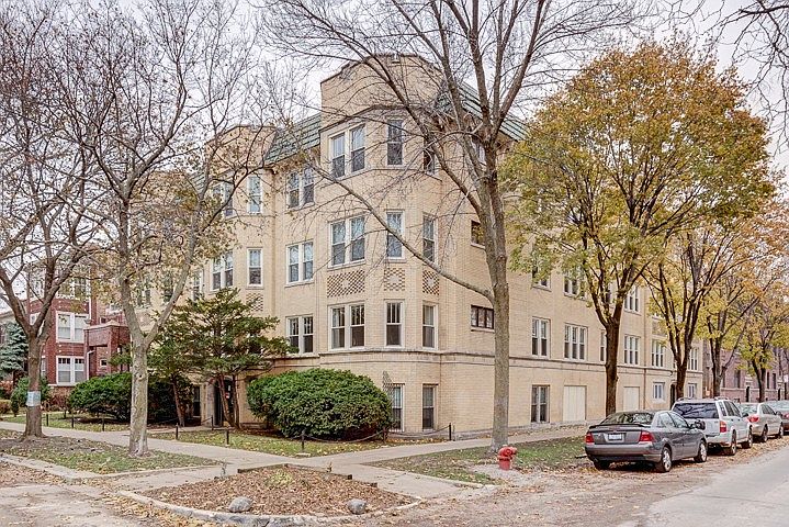 1st image of 2614 W Leland Ave #3
