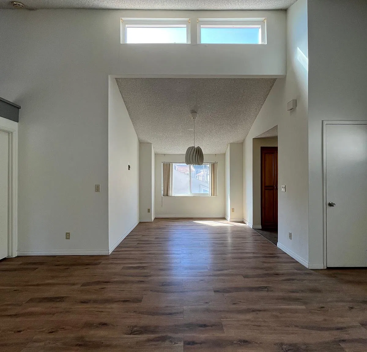 1 bed, 868 sqft, $2,695 — Photo 3