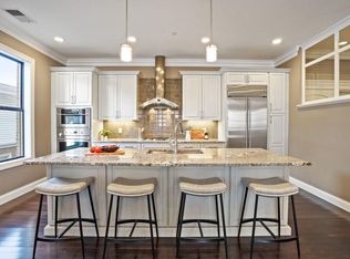 1200 Grandview Ave #201, Grandview, OH 43212