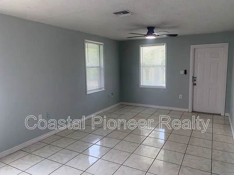 2308 E 15th Ave — Photo 9