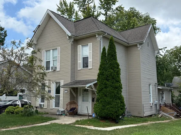 810 W Market St, Bloomington, IL 61701