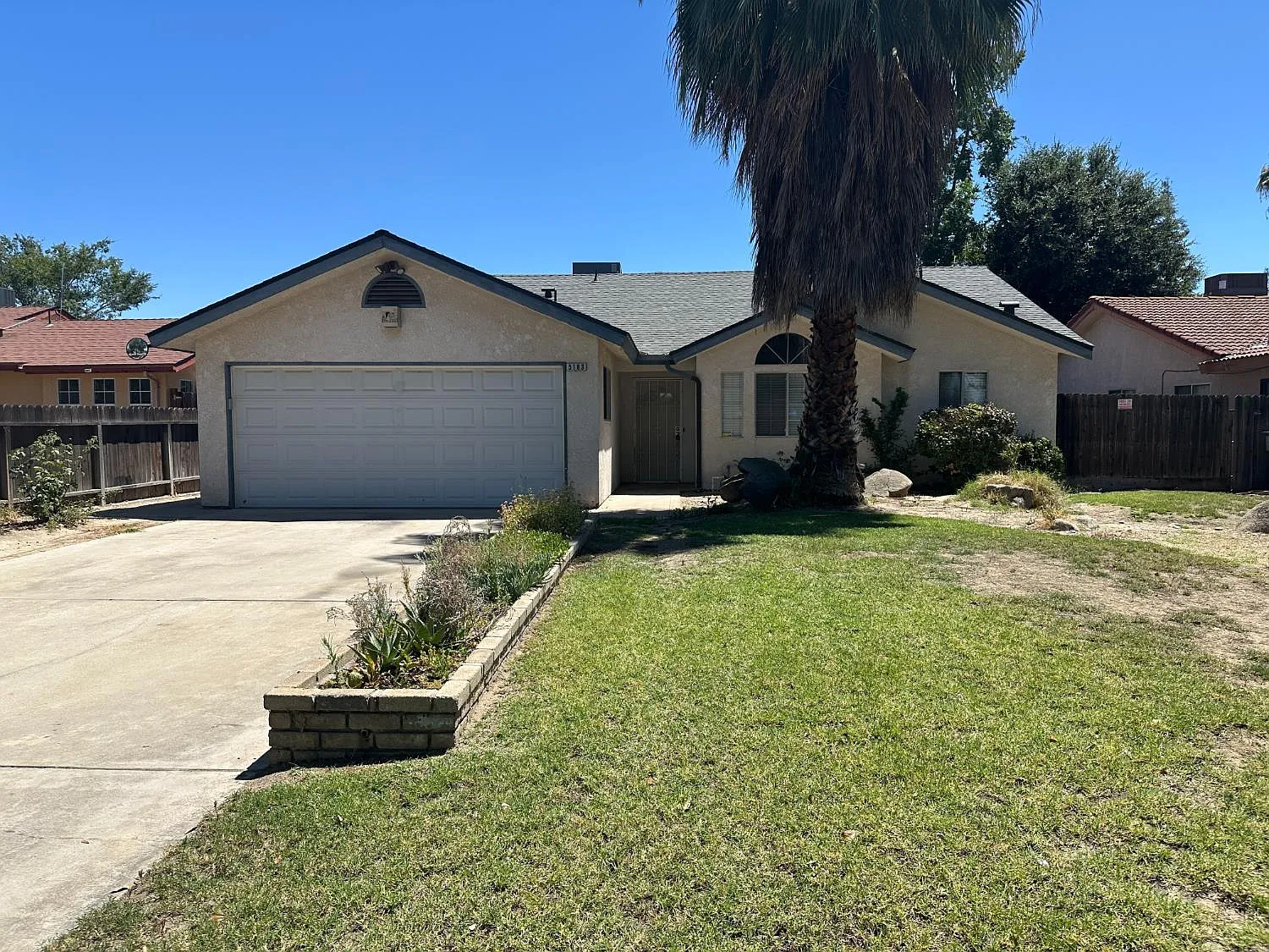 3 bed, 1333 sqft, $2,100 — Photo 1