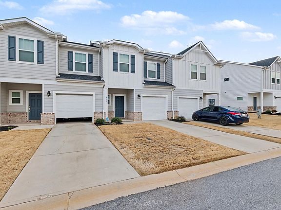 2nd image of 915 Yarn Way