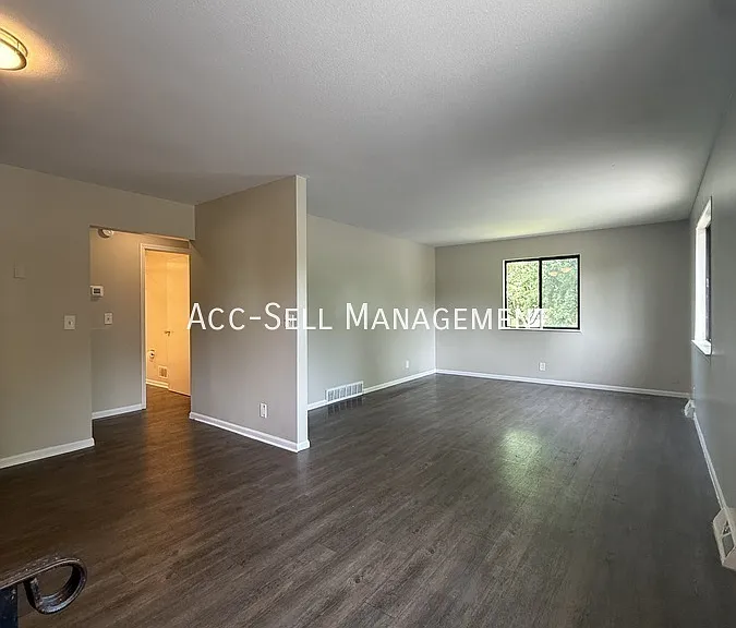 5245 Rich St #5245 — Photo 2
