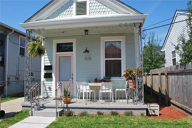 1528 Joliet St — Photo 1