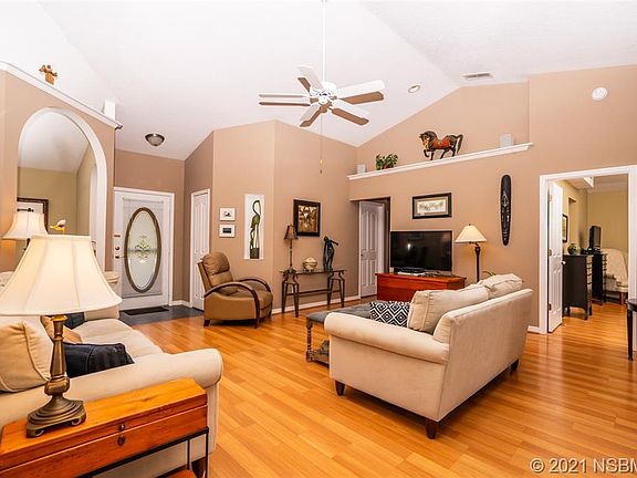 4th image of 2220 Juanita Dr