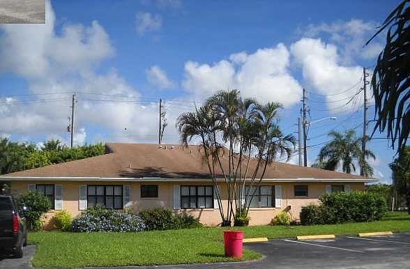 2nd image of 4565 Barclay Cres #4565