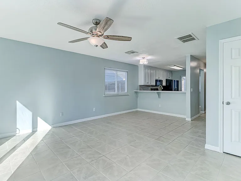 833 Mary St #B — Photo 4