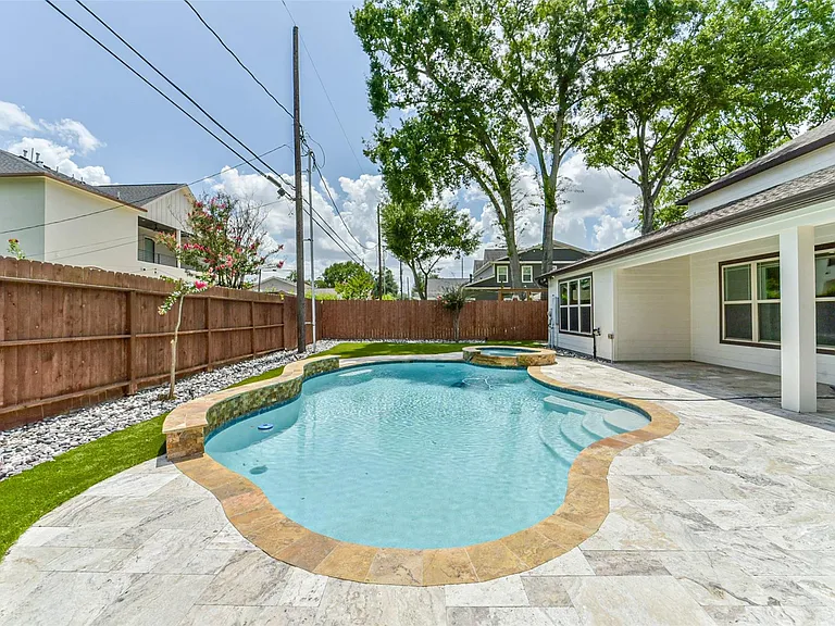 1317 Chantilly Ln — Photo 49
