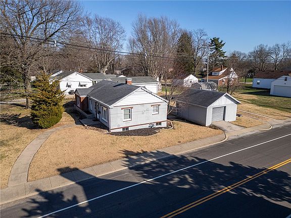 4th image of 200 Ridgeview St