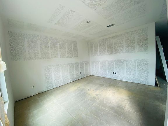2nd image of 5917 Tampa Ave