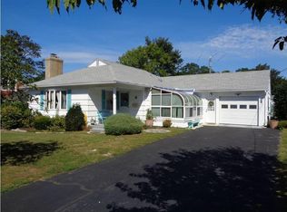15 Locust Ter, Warren, RI 02885
