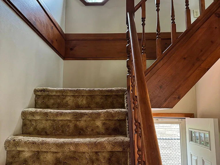 Gates Dr — Photo 29