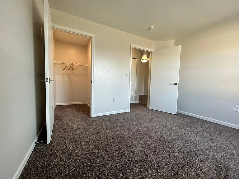 Fountain Park Apartments — Photo 42