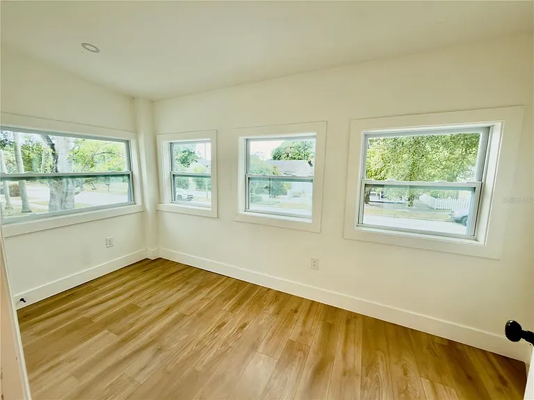 2238 Quincy St S — Photo 12