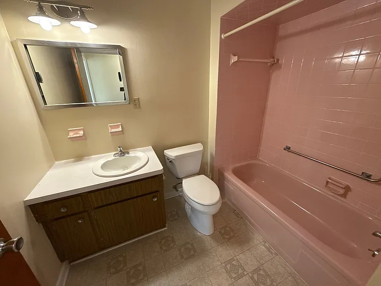 219 S Jefferson St — Photo 17